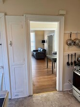 1231 E 19th St, Unit E. 19th St. in Oakland, CA - Building Photo - Building Photo