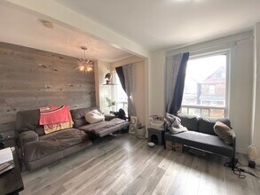 33 Harvey St in Hamilton, ON - Building Photo - Building Photo