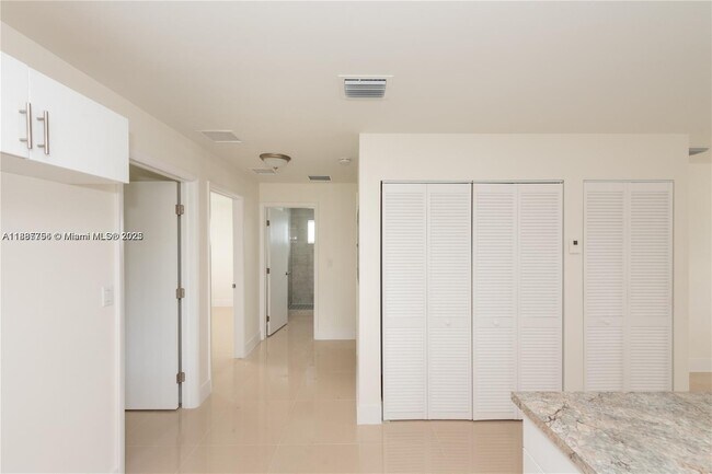 1740 NW 64th St in Miami, FL - Building Photo - Building Photo