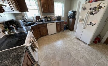 14 Dow St, Unit 2 in Somerville, MA - Building Photo - Building Photo