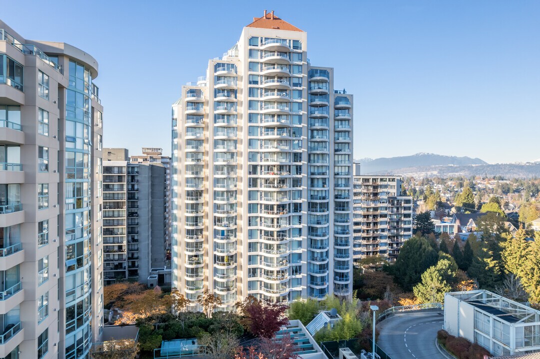 Stirling Place in New Westminster, BC - Building Photo