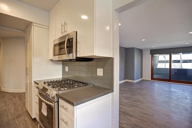 Villa Rebecca in Beverly Hills, CA - Building Photo - Building Photo