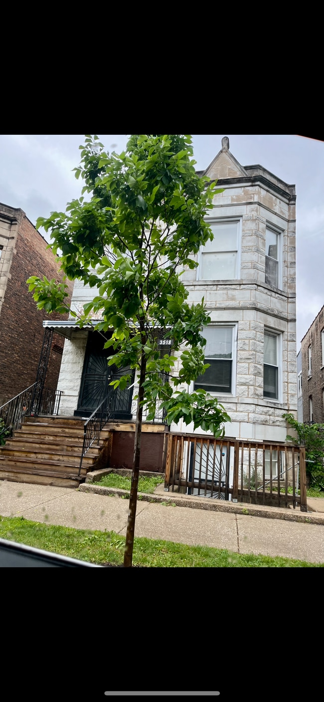 3518 W Flournoy St, Unit 1
