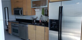 60 SW 13th St, Unit 1621 in Miami, FL - Building Photo