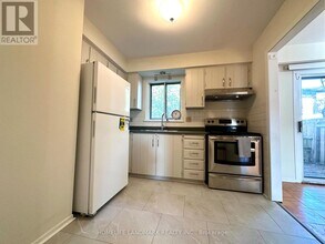 161 Carolbreen Square in Toronto, ON - Building Photo - Building Photo