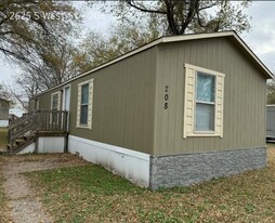 2625 S West St in Wichita, KS - Building Photo