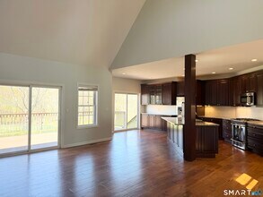 103 Pond Hill Rd in North Haven, CT - Building Photo - Building Photo