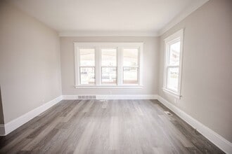 1101 Radcliffe Dr in Toledo, OH - Building Photo - Building Photo