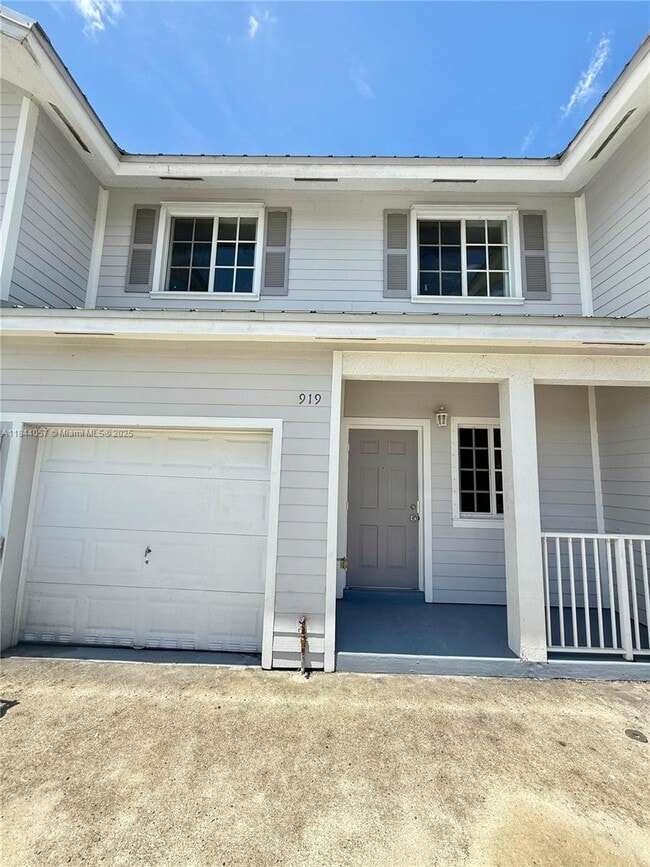 property at 919 SE 16th Ct