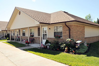 Grandmont Gardens Senior Apartments in Roseville, MI - Foto de edificio - Building Photo