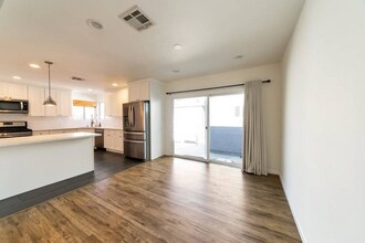 11613 Haynes St in North Hollywood, CA - Building Photo - Building Photo