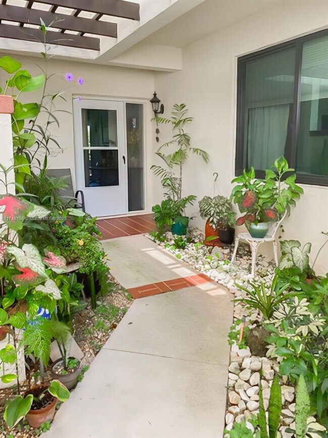 403 Sea Oats Dr in Juno Beach, FL - Building Photo - Building Photo