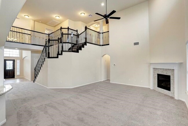 property at 2931 Oakdale Landing Ct