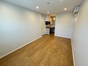 40 Brooks Ave, Unit 1 in Venice, CA - Building Photo - Building Photo