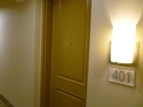 23 E Agate Ave, Unit 401 in Las Vegas, NV - Building Photo - Building Photo