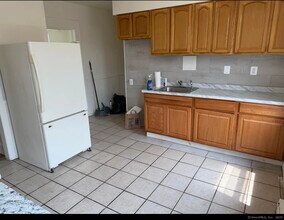 83 Southview St in Waterbury, CT - Building Photo - Building Photo