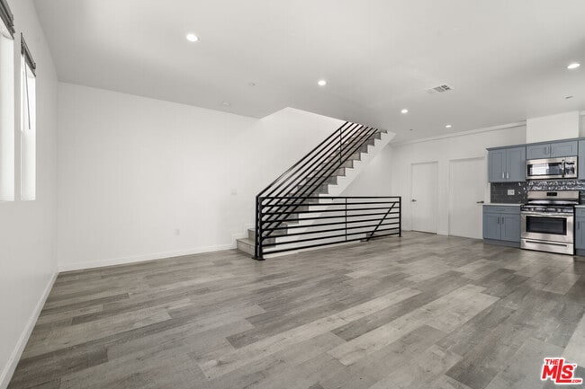 property at 158 Mariposa Ave