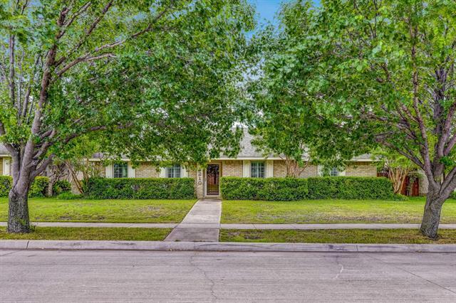 2210 Roundrock Dr in Carrollton, TX - Building Photo - Building Photo