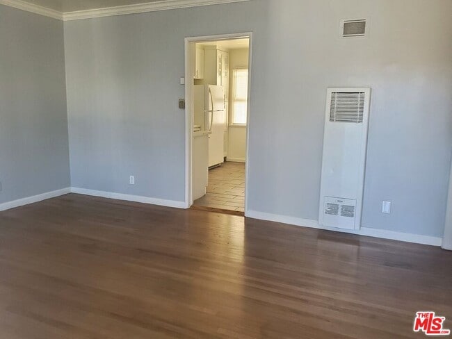 1059 S Norton Ave in Los Angeles, CA - Building Photo - Building Photo