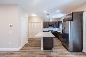 Hudson Place in Highland, NY - Foto de edificio - Interior Photo