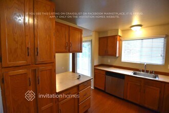 5069 37th St NE in Tacoma, WA - Foto de edificio - Building Photo