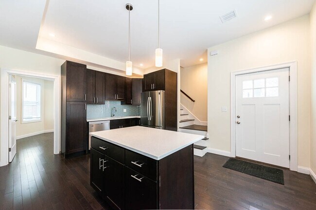 10 Marion St in Medford, MA - Foto de edificio - Building Photo