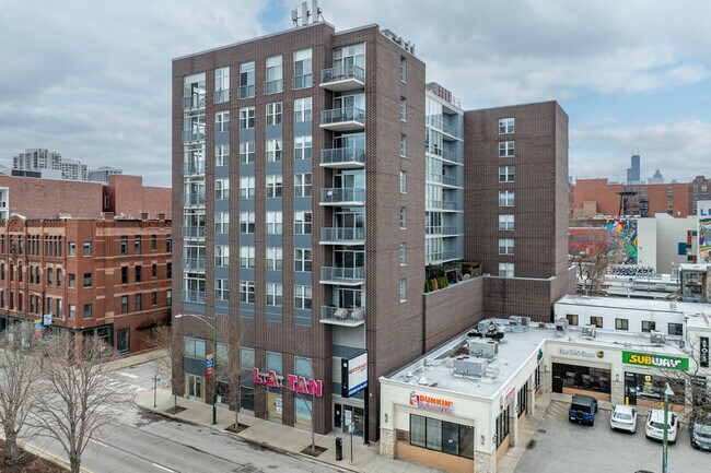 Parc Orleans in Chicago, IL - Building Photo - Building Photo