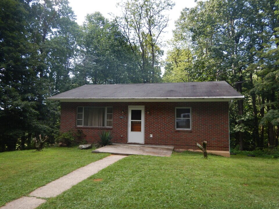 1951 Howard's Creek Rd in Boone, NC - Building Photo