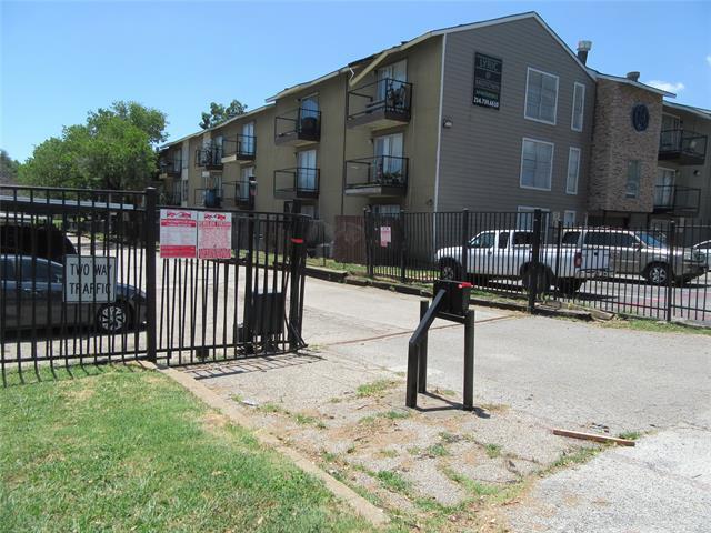 7126 Holly Hill Dr in Dallas, TX - Building Photo