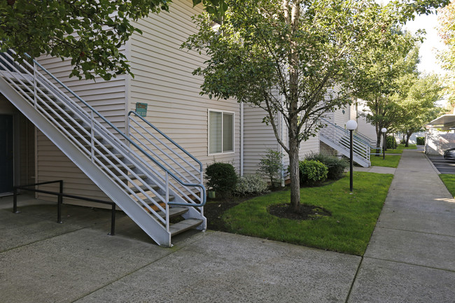 Copperfield Apartments in Salem, OR - Building Photo - Building Photo