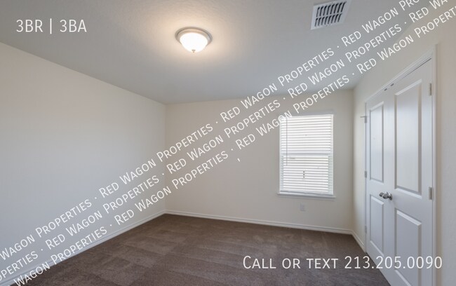 3975 Gentle Mdw in New Braunfels, TX - Building Photo - Building Photo