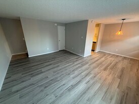 3325 Rockefeller Ave in Everett, WA - Building Photo