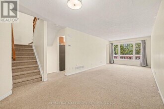1073 Marconi Ave in Kanata, ON - Building Photo - Building Photo