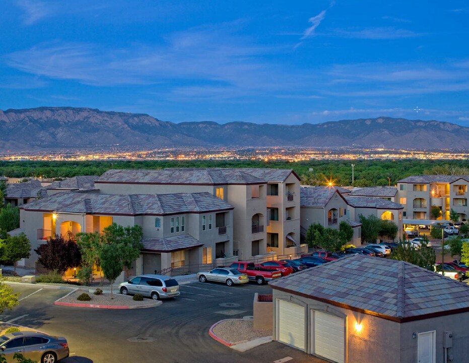 Las Mananitas Apartments in Albuquerque, NM - Building Photo