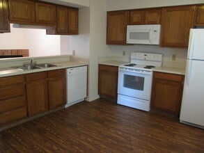 929 W Hickory St, Unit RHICK in Denton, TX - Building Photo - Building Photo