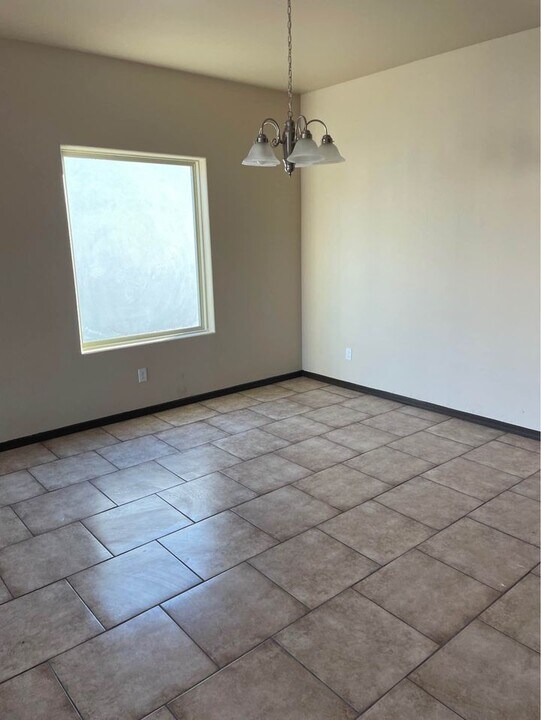 813 Ts Daniel Cadena Dr, Unit 813 TS Daniel Cadena in Socorro, TX - Building Photo