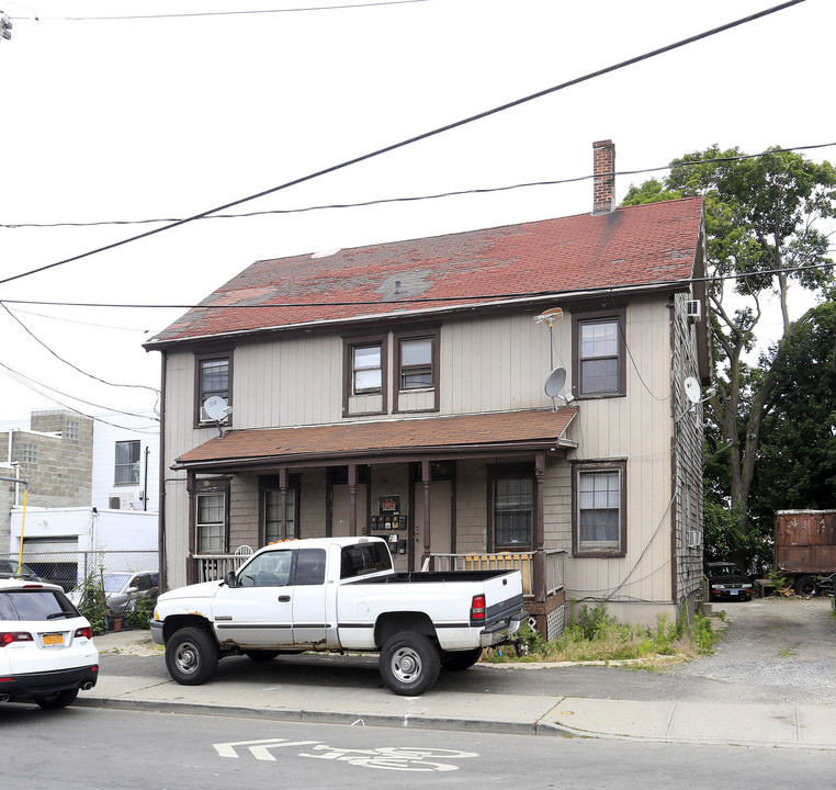 26 Garden St in Stamford, CT - Building Photo