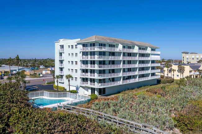 Opal Seas in Satellite Beach, FL - Foto de edificio - Building Photo