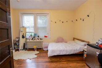 1210 W Franklin St in Richmond, VA - Building Photo - Interior Photo