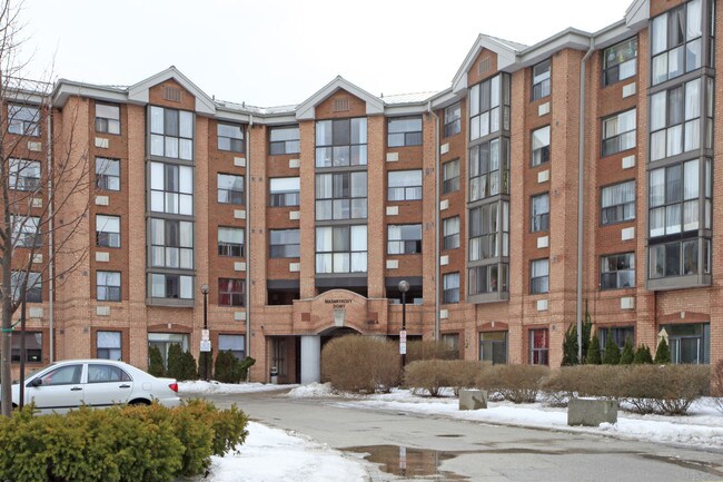 Masaryktown Residences in Toronto, ON - Building Photo - Building Photo