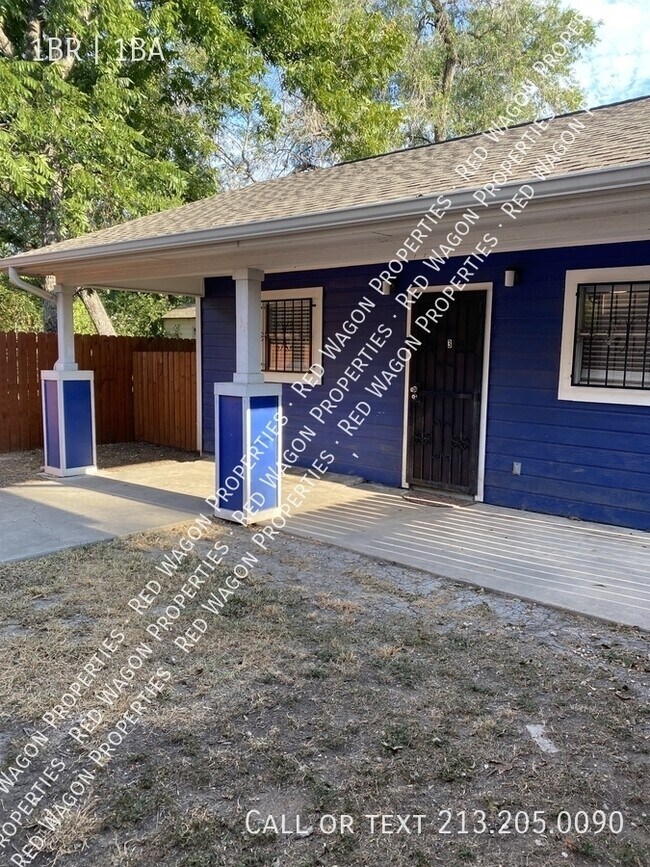 property at 236 E Dullnig Ct