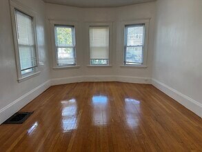 51 Flynt St in Quincy, MA - Building Photo - Building Photo