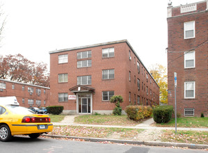 21 Evergreen Ave in Hartford, CT - Foto de edificio - Building Photo