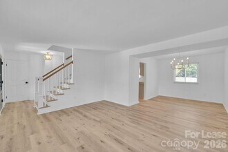 7404 Shadowlake Dr in Charlotte, NC - Building Photo - Building Photo