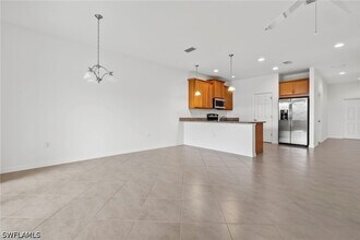 10818 Alvara Way in Bonita Springs, FL - Building Photo - Building Photo