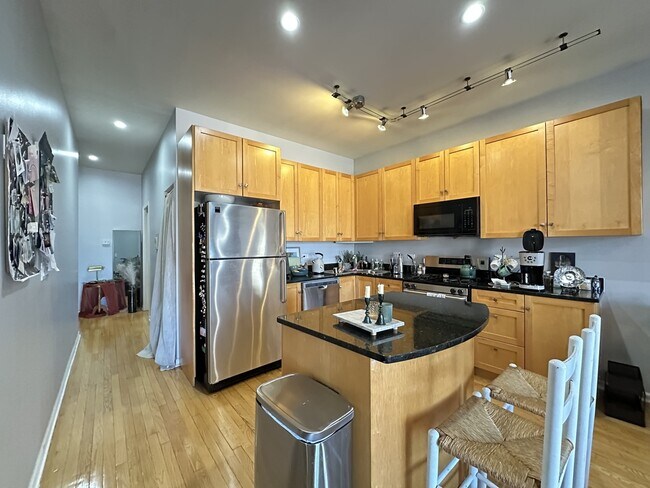 1743 W North Ave, Unit K06J in Chicago, IL - Building Photo - Building Photo