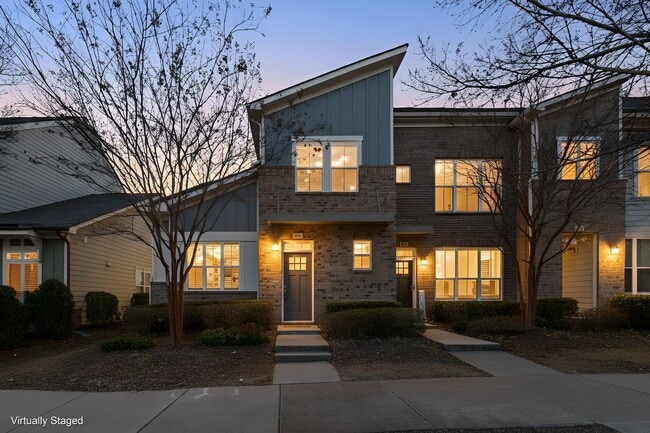 1616 Pat Garrett St in Charlotte, NC - Foto de edificio - Building Photo