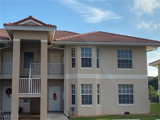 8326 Bernwood Cove Loop in Ft. Myers, FL - Foto de edificio - Building Photo