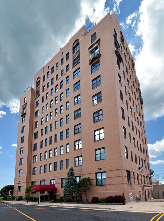 The Oxford in Ventnor City, NJ - Building Photo