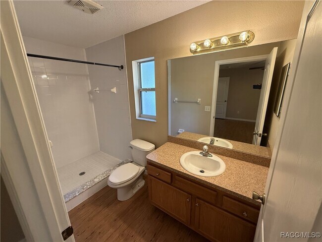 property at 624 N Charles Ave